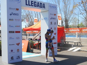 Cruzar meta half ironman