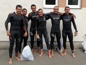 Grupo antes de natación ironman klagenfurt inicio Ironman Klagenfurt